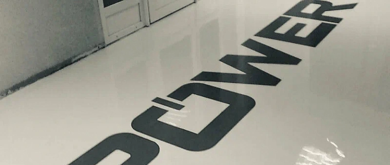Наливной пол с логотипом